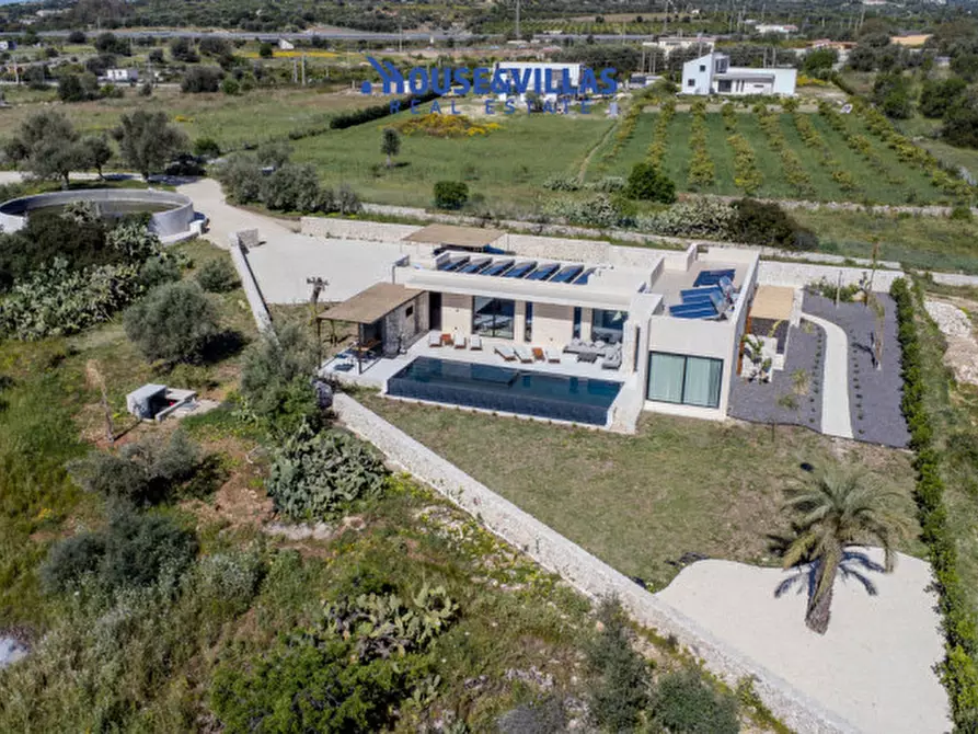 Immagine 4 di Villa in vendita  in contrada puzzi a Avola