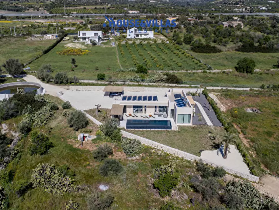 Immagine 8 di Villa in vendita  in contrada puzzi a Avola
