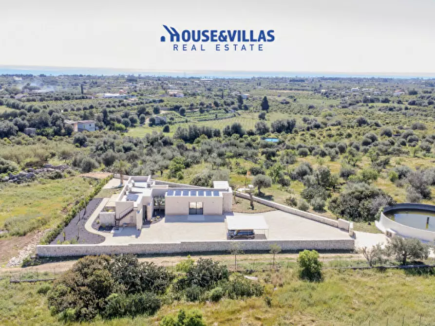 Immagine 10 di Villa in vendita  in contrada puzzi a Avola