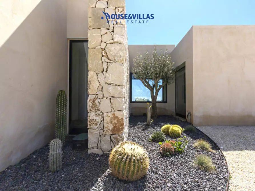 Immagine 15 di Villa in vendita  in contrada puzzi a Avola