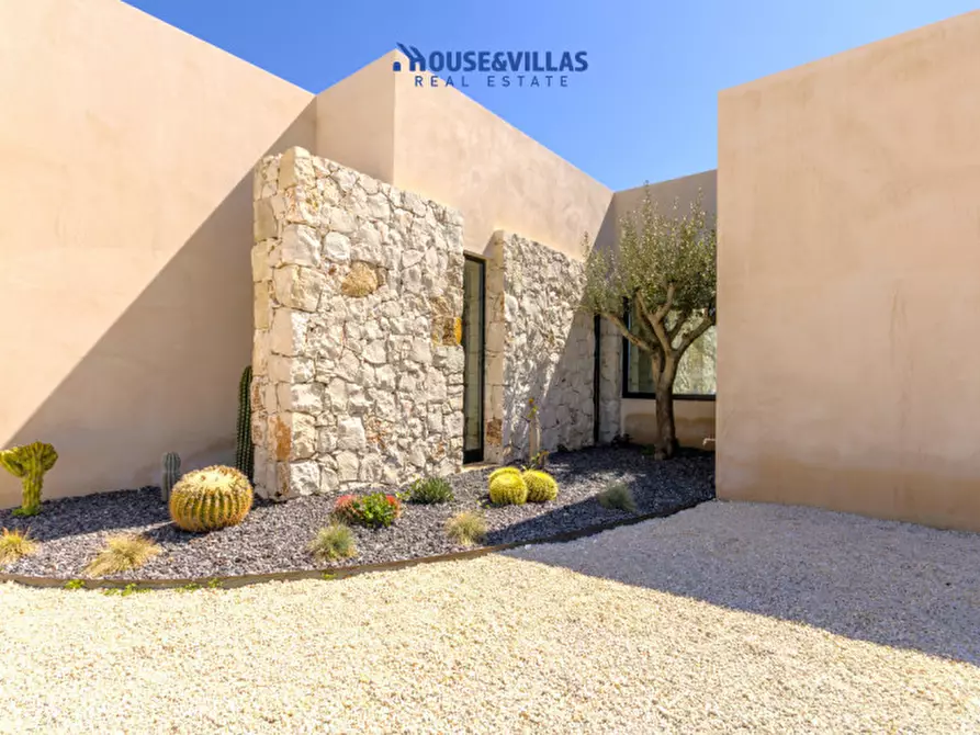 Immagine 16 di Villa in vendita  in contrada puzzi a Avola