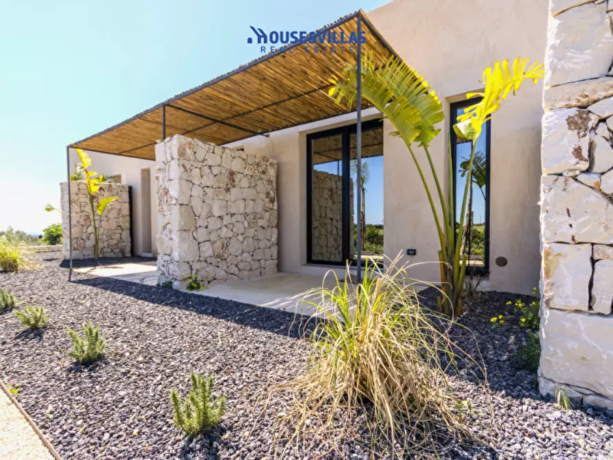 Immagine 19 di Villa in vendita  in contrada puzzi a Avola