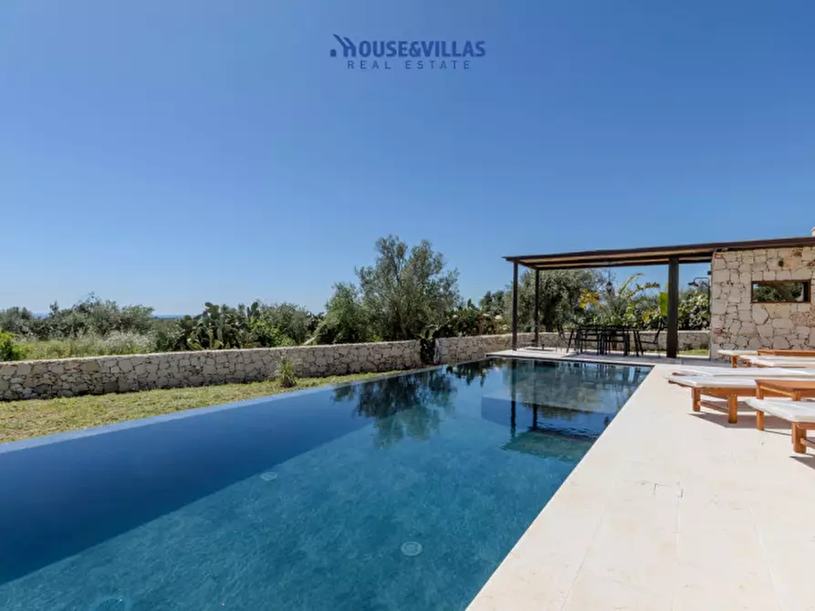 Immagine 25 di Villa in vendita  in contrada puzzi a Avola