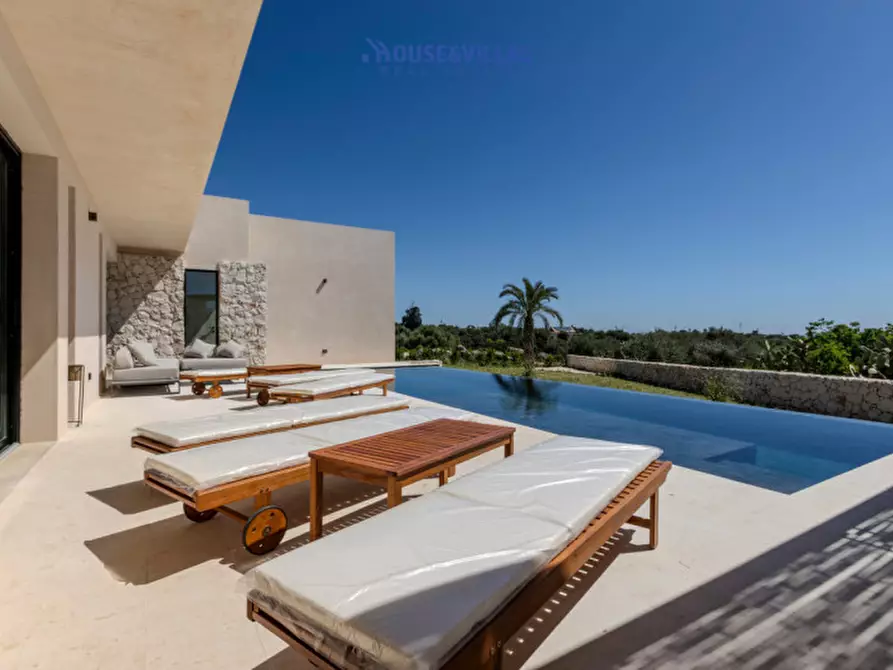 Immagine 28 di Villa in vendita  in contrada puzzi a Avola