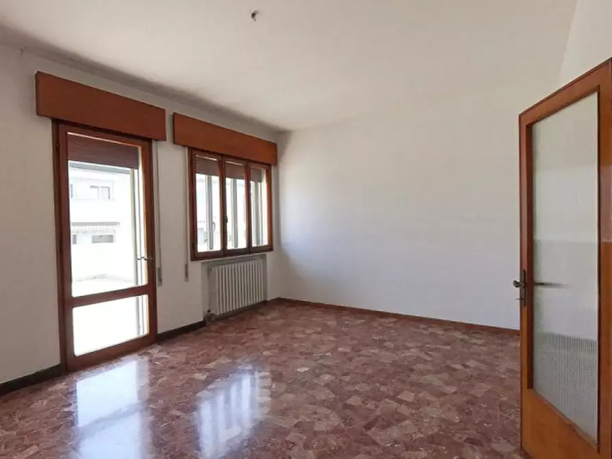Immagine 3 di Appartamento in vendita  in Via Marco Polo a Monselice