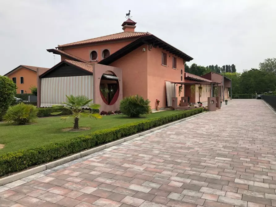 Immagine 16 di Villa in vendita  a Noale