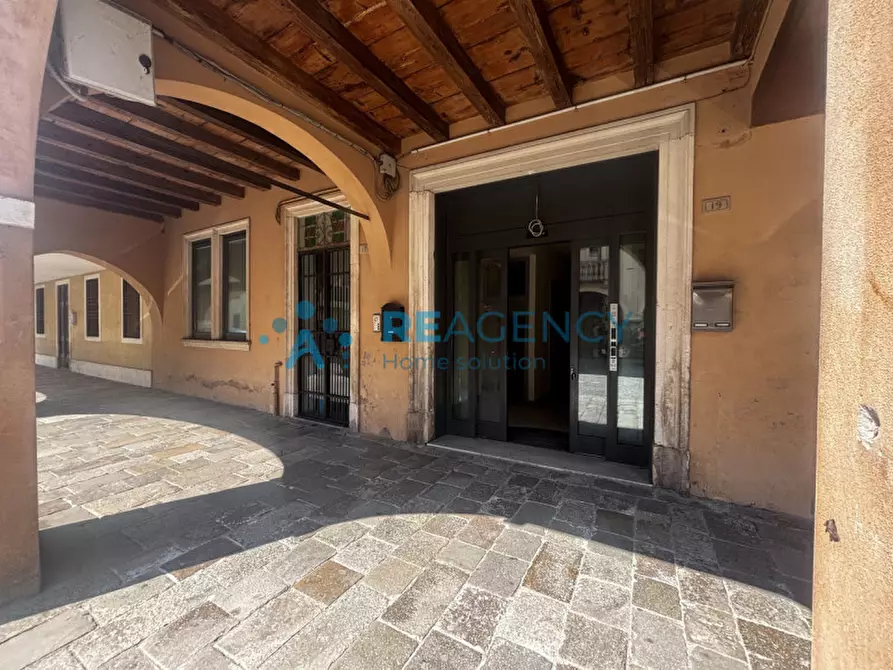 Immagine 23 di Negozio in vendita  in Via Roma 17 a Montagnana