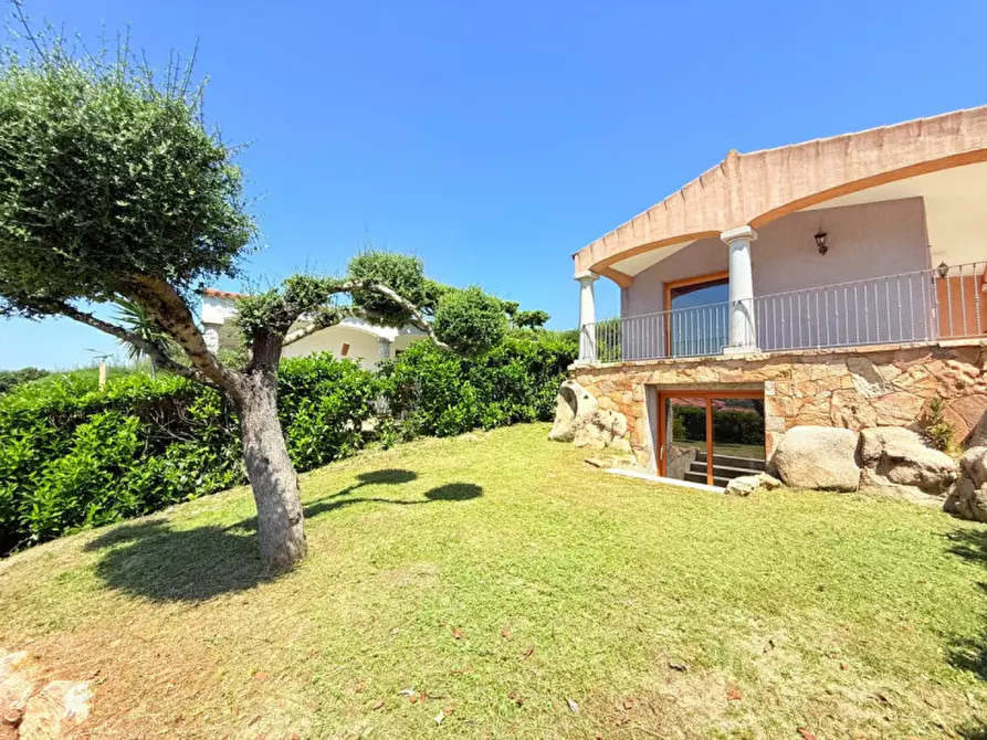 Immagine 1 di Villa in vendita  in Via Guido Cavalcanti a Loiri Porto San Paolo