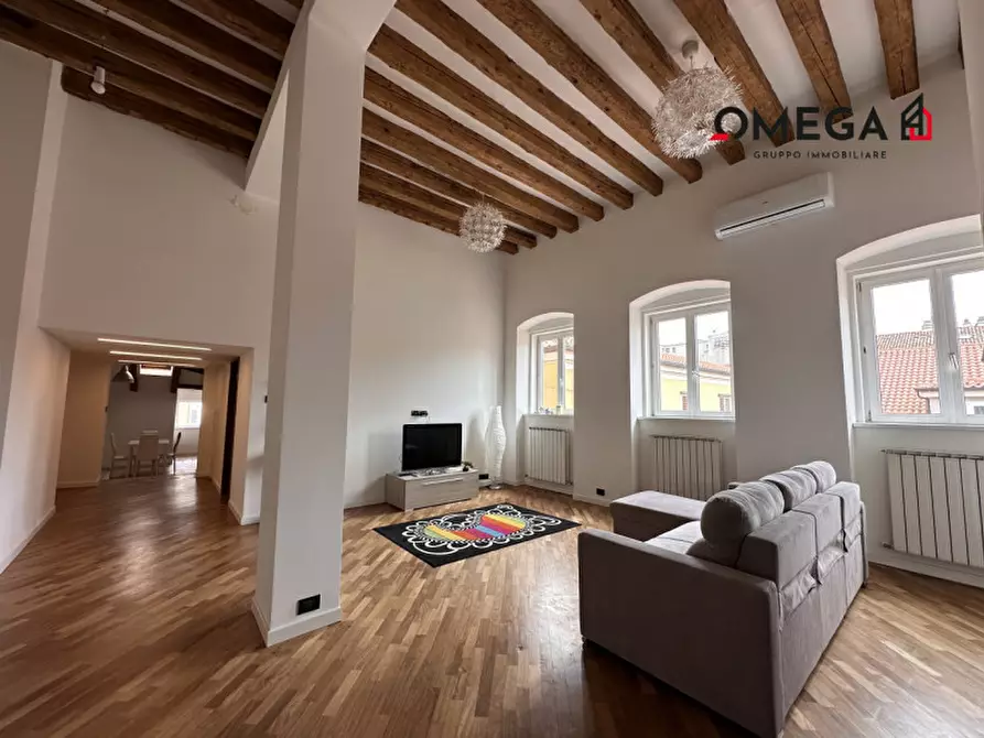 Immagine 1 di Appartamento in vendita  in via roma 20 a Trieste