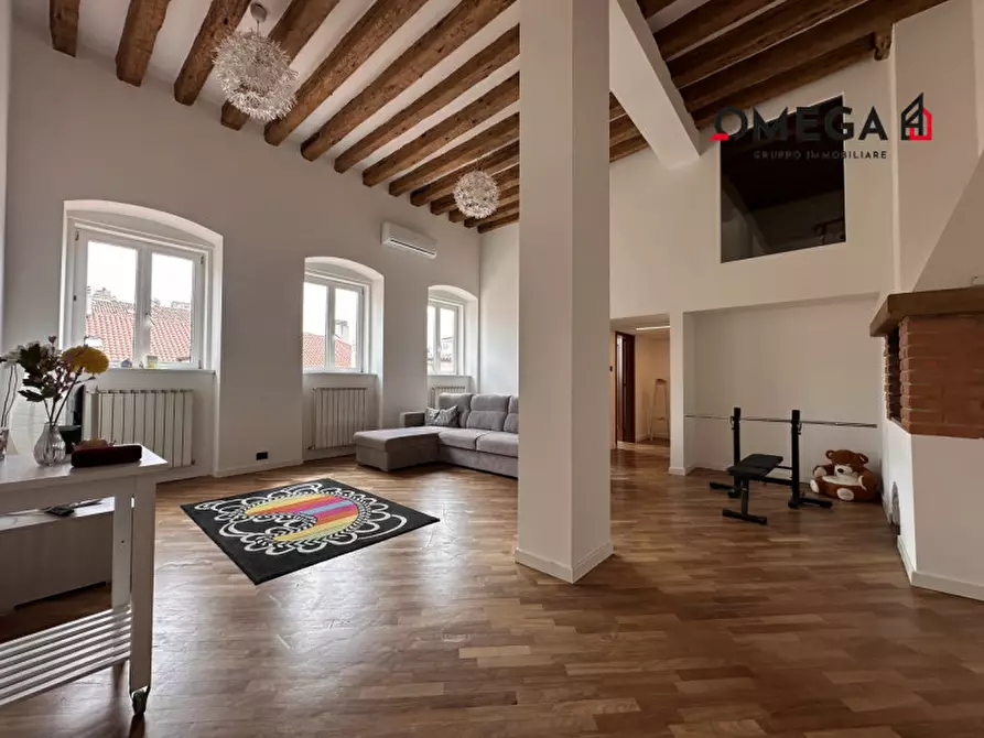 Immagine 2 di Appartamento in vendita  in via roma 20 a Trieste