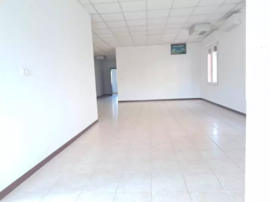 Immagine 1 di Laboratorio in vendita  in Via Roma a Saonara