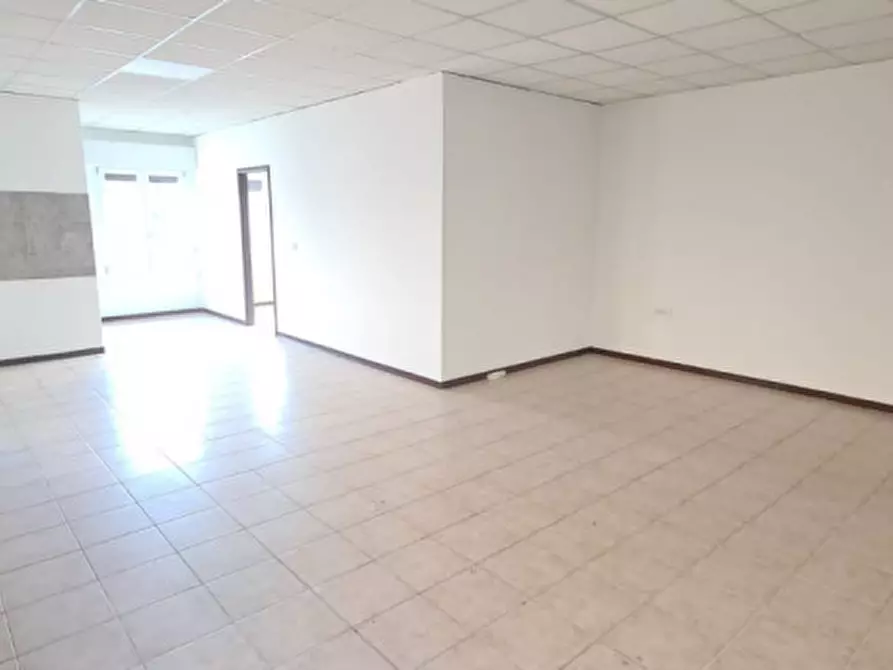 Immagine 2 di Laboratorio in vendita  in Via Roma a Saonara