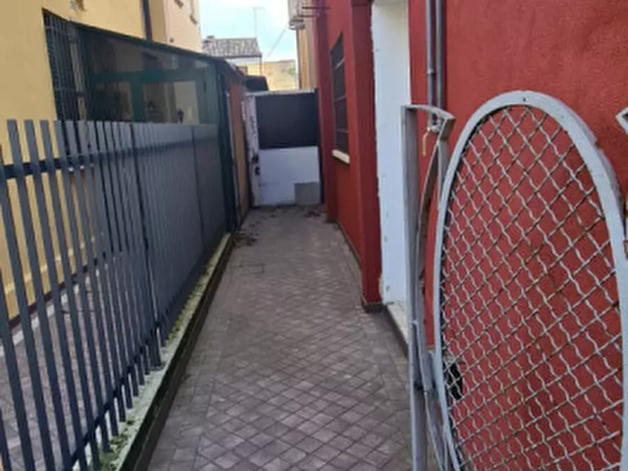 Immagine 10 di Laboratorio in vendita  in Via Roma a Saonara