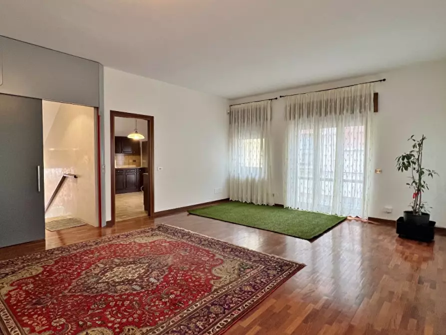 Immagine 1 di Casa bifamiliare in vendita  in via manzoni a Vicenza