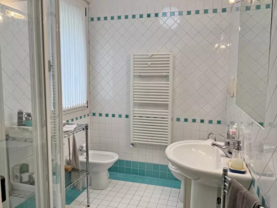 Immagine 11 di Casa bifamiliare in vendita  in via manzoni a Vicenza