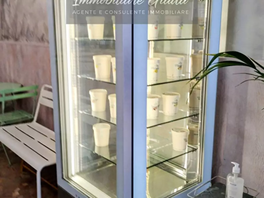 Immagine 5 di Attività commerciale in vendita  a Vittorio Veneto