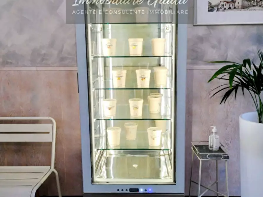Immagine 6 di Attività commerciale in vendita  a Vittorio Veneto