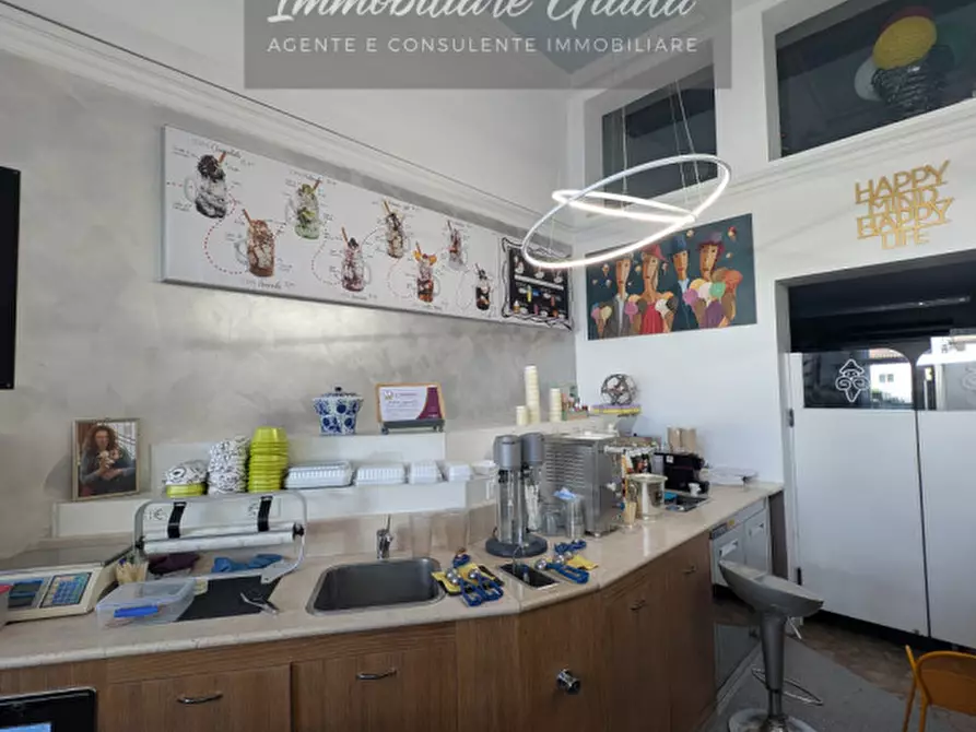 Immagine 20 di Attività commerciale in vendita  a Vittorio Veneto
