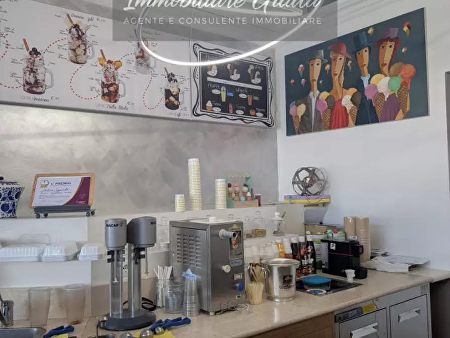 Immagine 22 di Attività commerciale in vendita  a Vittorio Veneto