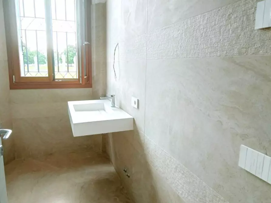 Immagine 5 di Appartamento in vendita  in Prato della Valle a Padova