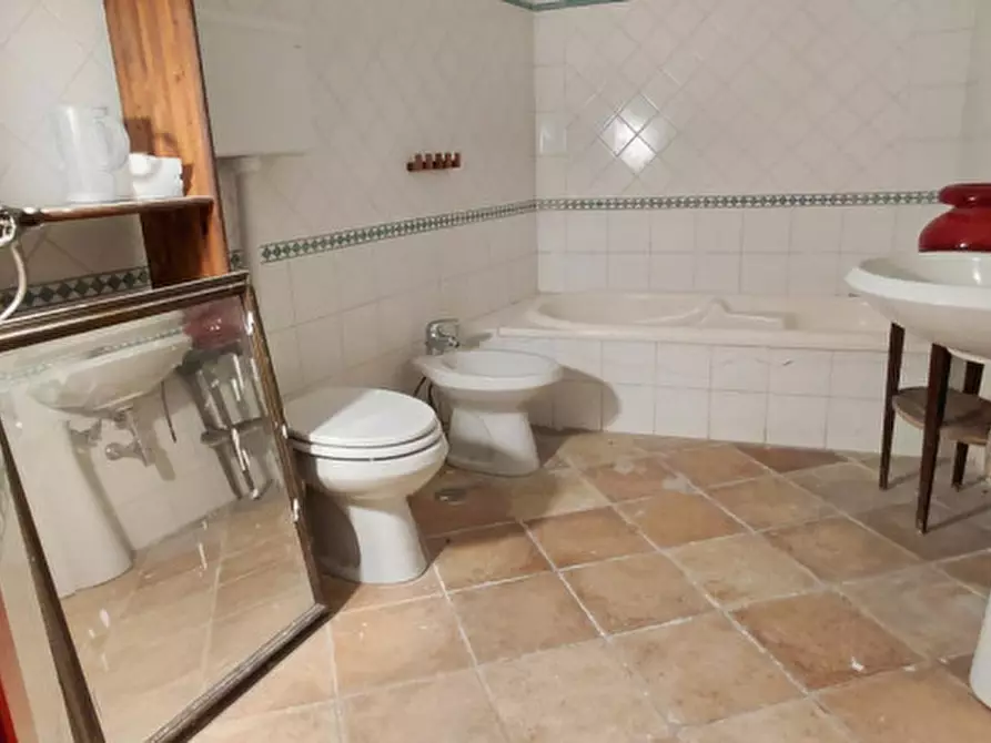 Immagine 14 di Appartamento in affitto  in via marechiaro 120 a Napoli