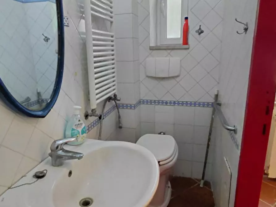 Immagine 21 di Appartamento in affitto  in via marechiaro 120 a Napoli