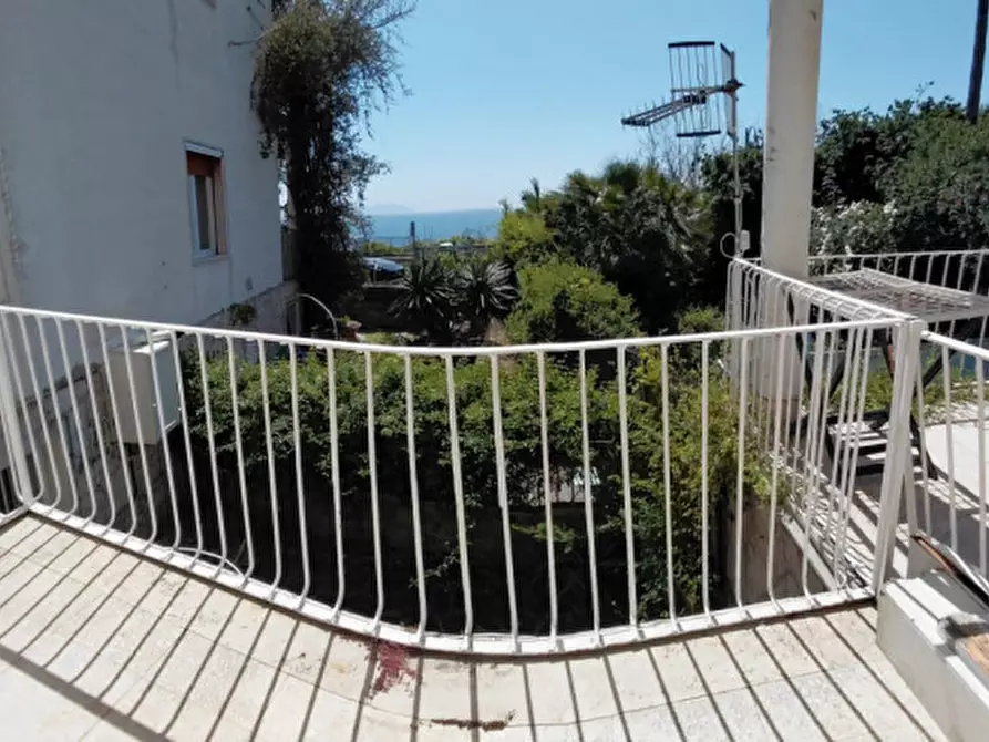 Immagine 37 di Appartamento in affitto  in via marechiaro 120 a Napoli