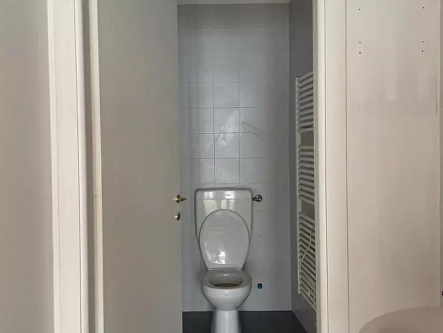 Immagine 9 di Attività commerciale in vendita  in Via Giosuè Carducci a Schio