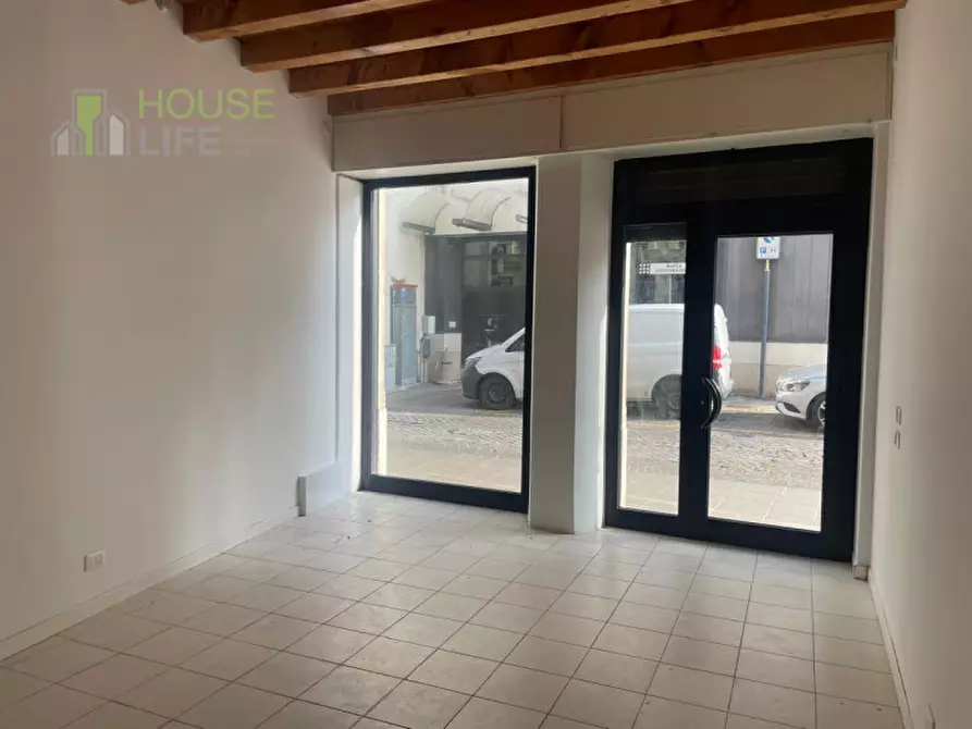Immagine 12 di Attività commerciale in vendita  in Via Giosuè Carducci a Schio