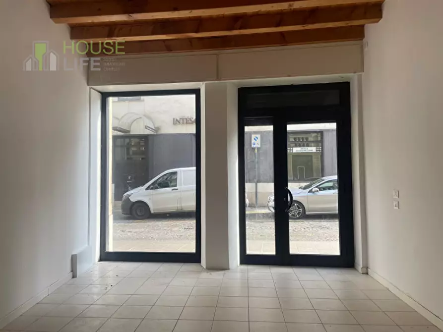 Immagine 14 di Attività commerciale in vendita  in Via Giosuè Carducci a Schio