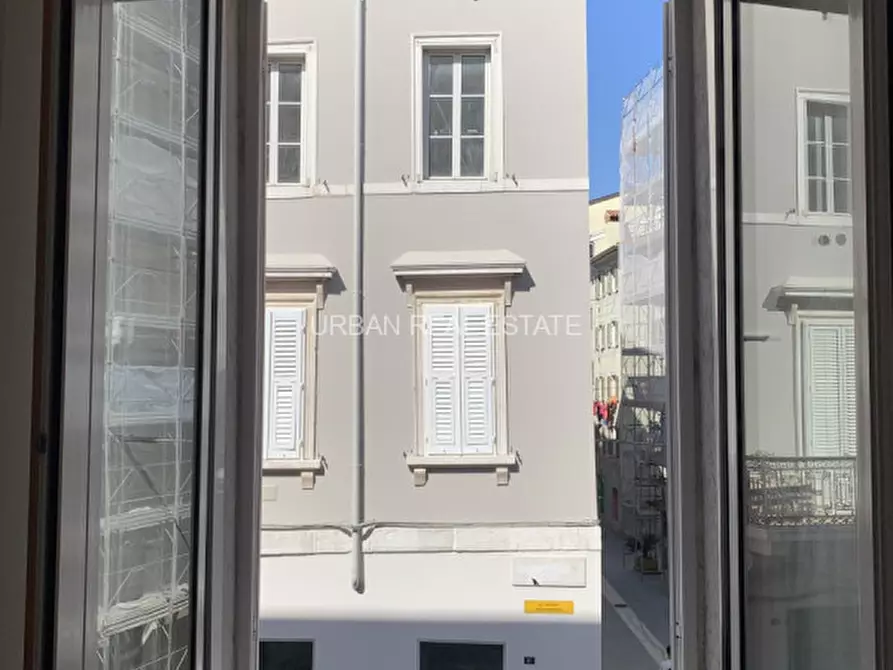 Immagine 12 di Appartamento in affitto  in Via Armando Diaz 10 a Trieste