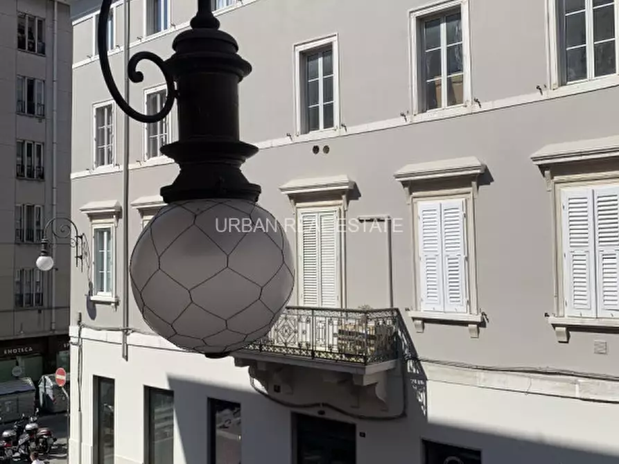 Immagine 13 di Appartamento in affitto  in Via Armando Diaz 10 a Trieste