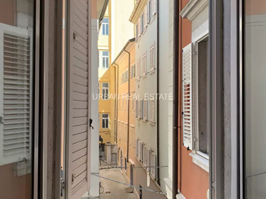 Immagine 17 di Appartamento in affitto  in Via Armando Diaz 10 a Trieste