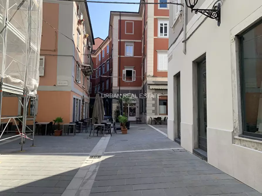 Immagine 47 di Appartamento in affitto  in Via Armando Diaz 10 a Trieste