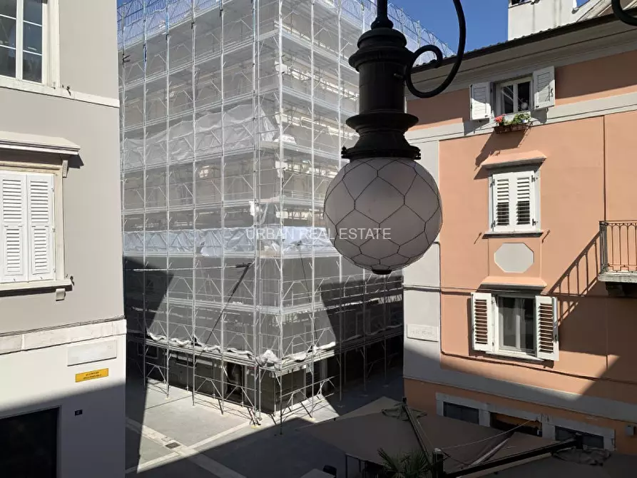 Immagine 51 di Appartamento in affitto  in Via Armando Diaz 10 a Trieste