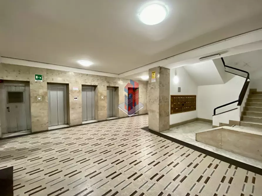 Immagine 8 di Appartamento in vendita  in INVESTIMENTO D'ELITE LOFT P.ZZA MUNICIPIO a Napoli