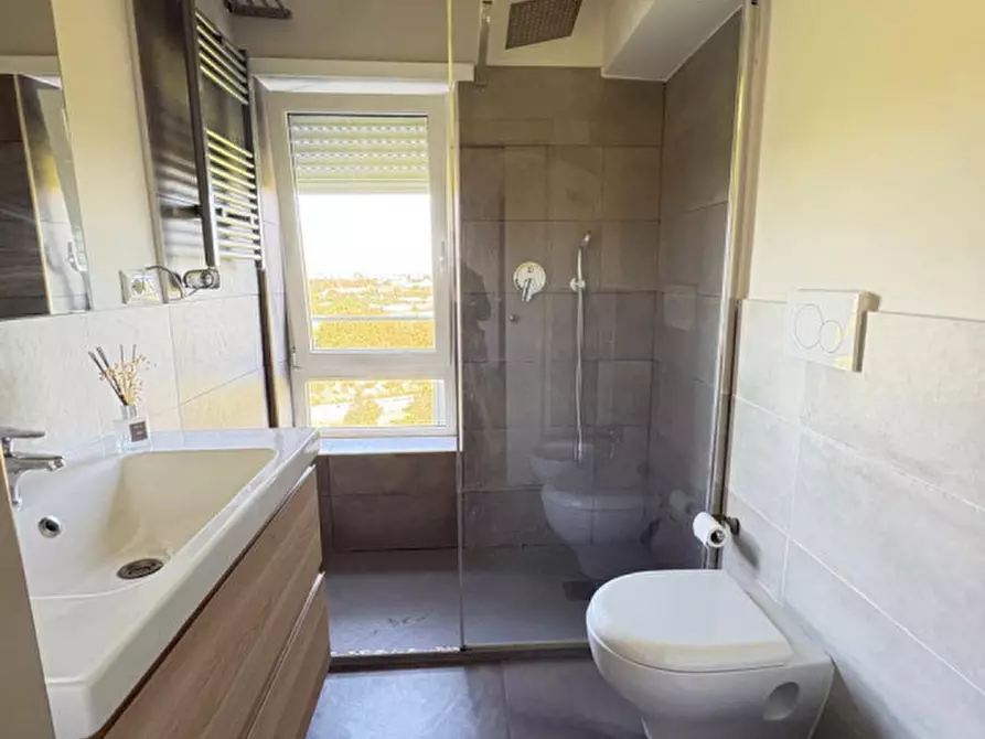 Immagine 9 di Appartamento in vendita  in Via Bogliasco a Roma