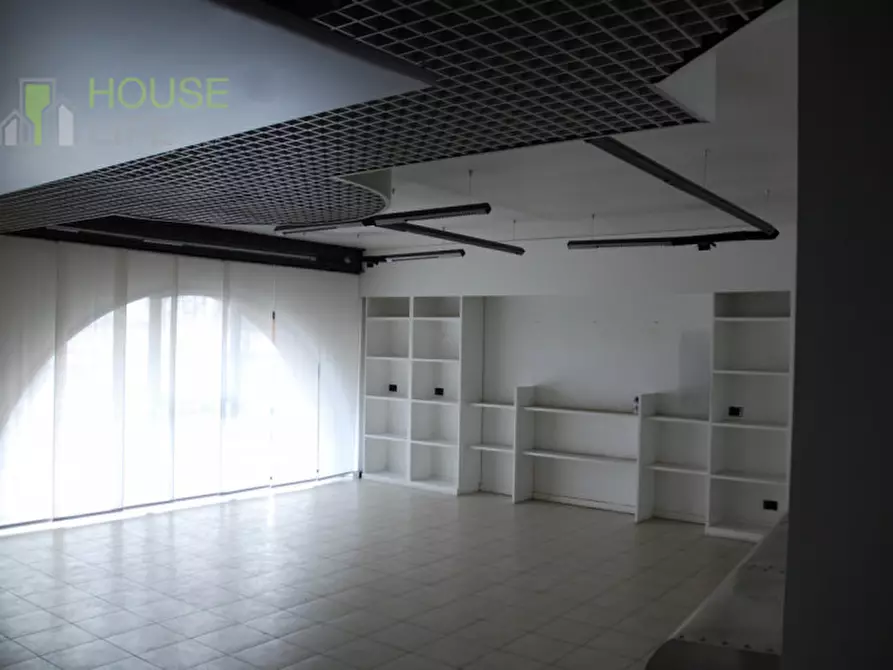 Immagine 8 di Ufficio in vendita  in Via Guglielmo Marconi a Thiene