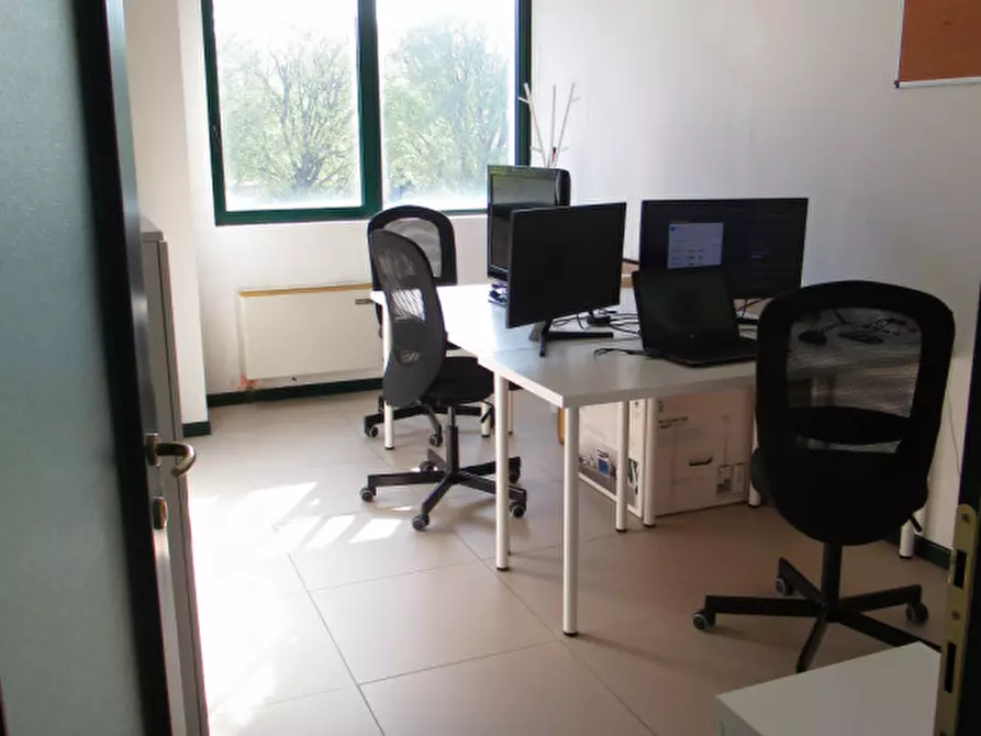 Immagine 12 di Ufficio in affitto  in via roma 173 a Villorba