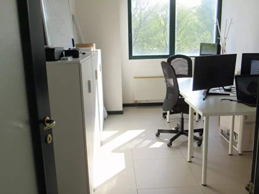 Immagine 13 di Ufficio in affitto  in via roma 173 a Villorba