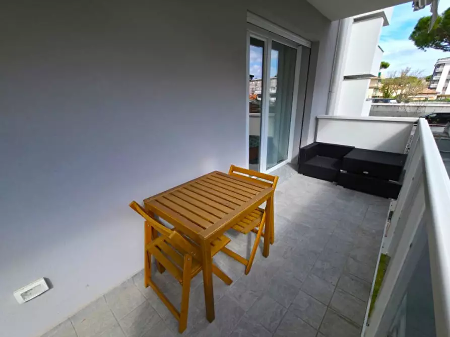 Immagine 3 di Appartamento in vendita  in viale Ravenna a Riccione