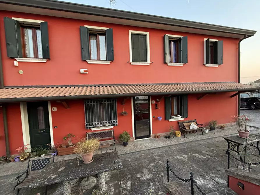 Immagine 1 di Villetta a schiera in vendita  in Località Artessura a Adria
