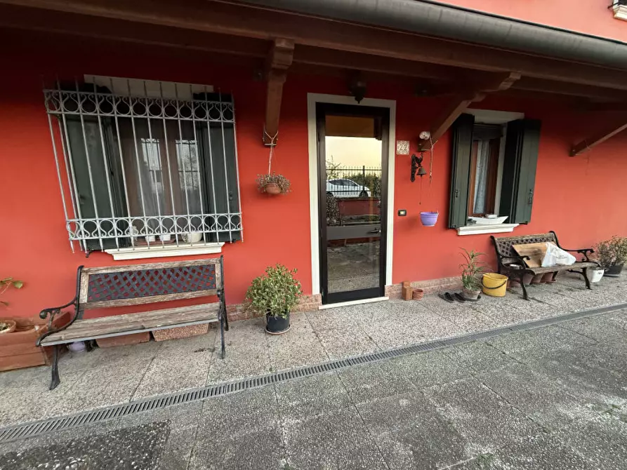 Immagine 2 di Villetta a schiera in vendita  in Località Artessura a Adria