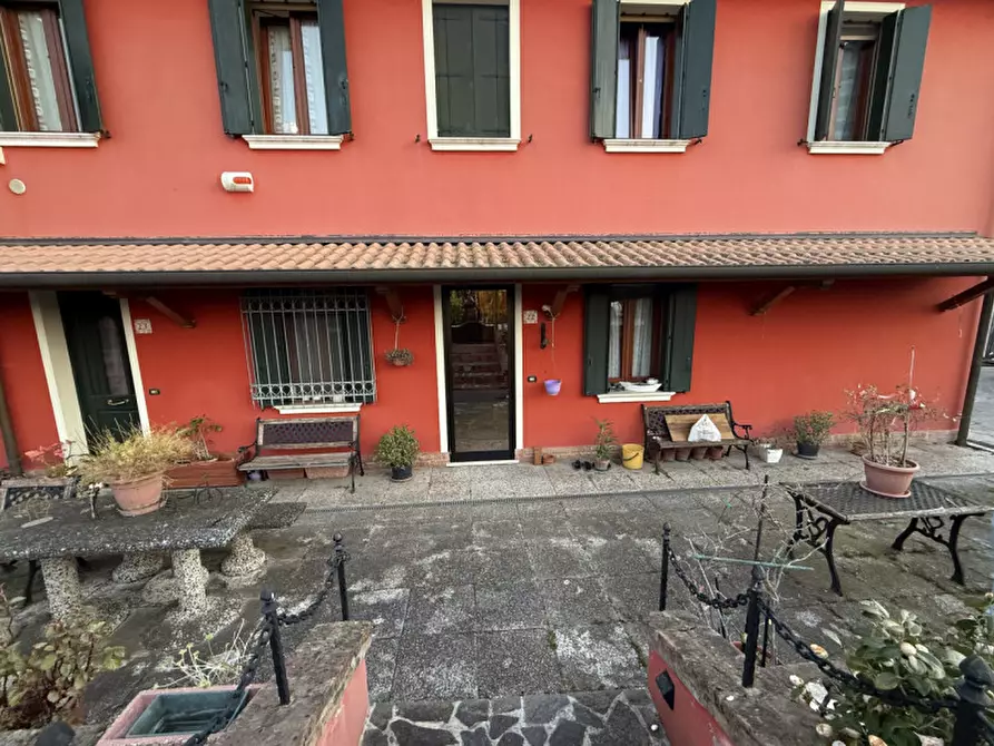 Immagine 29 di Villetta a schiera in vendita  in Località Artessura a Adria