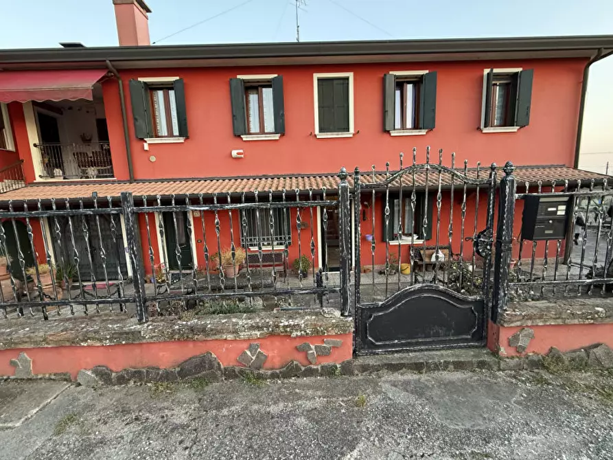 Immagine 30 di Villetta a schiera in vendita  in Località Artessura a Adria