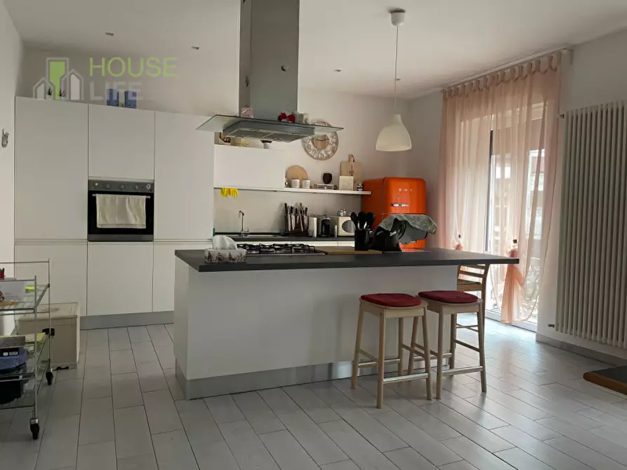 Immagine 2 di Appartamento in vendita  in Via Roma a Recoaro Terme