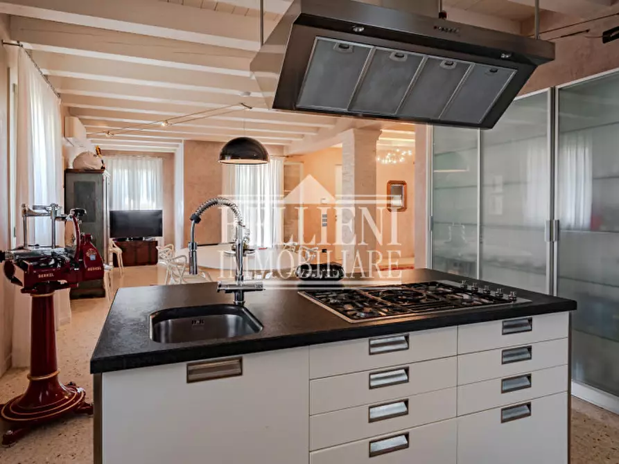 Immagine 4 di Villa in vendita  in Via Francesco Crispi a Costabissara