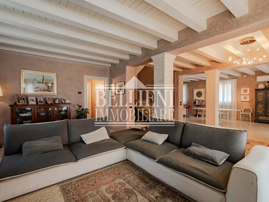 Immagine 6 di Villa in vendita  in Via Francesco Crispi a Costabissara
