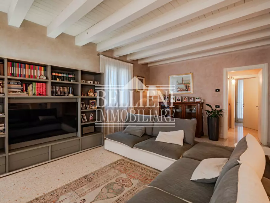 Immagine 7 di Villa in vendita  in Via Francesco Crispi a Costabissara