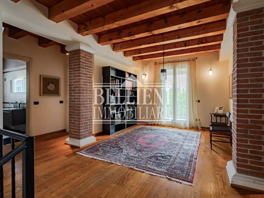 Immagine 8 di Villa in vendita  in Via Francesco Crispi a Costabissara